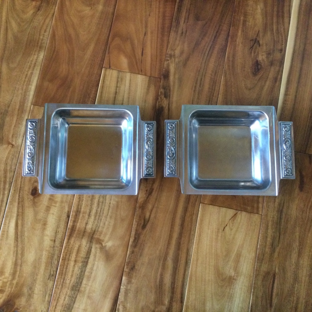 ✔️MCM Set of 2 International Decorators Stainless Servers